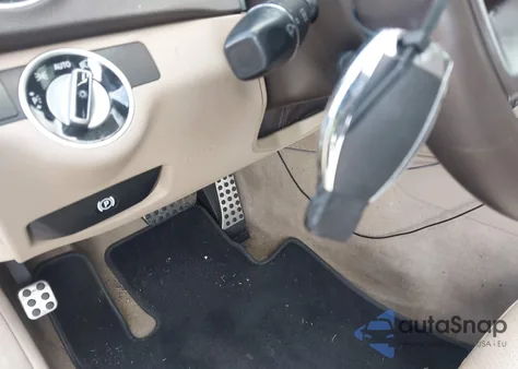 2012 Mercedes-Benz C 300 Luxury 4Matic/Sport 4Matic z USA, uszkodzony, nr VIN WDDGF8BBXCR206247